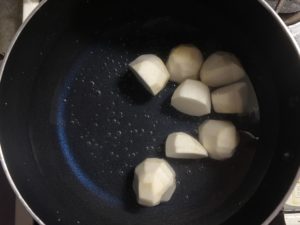 水から茹でて、沸騰したら約10分