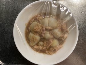 しっかりラップをして電子レンジへ