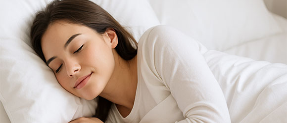 睡眠をとる女性