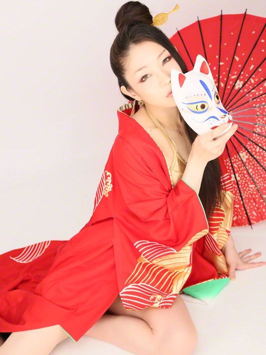 ナオミ4(ギラギラガールズ さくら通り店:新宿/歌舞伎町/ガールズバー)