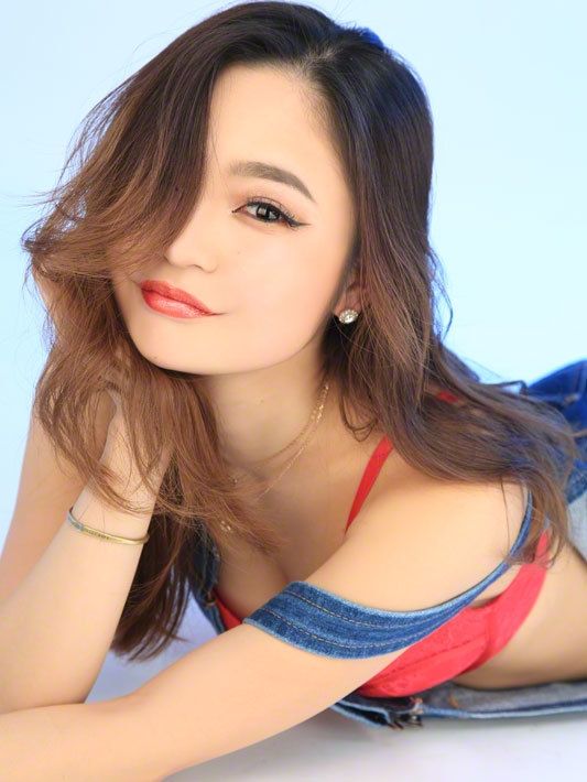 スズ1(ギラギラガールズ さくら通り店:新宿/歌舞伎町/ガールズバー)