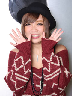 みおり
                 3(RAVE(レイブ):上野/ガールズバー)