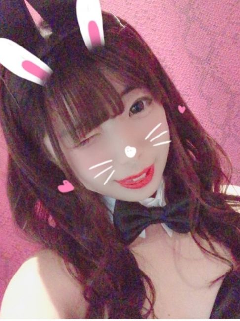 もも4(EBISU（エビス）:池袋西口/バニーガール・カフェバー)