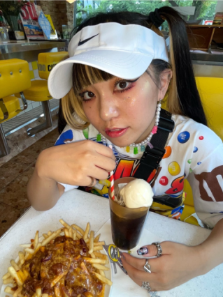 ルナ2(チャイニャカフェバー桃猫堂　歌舞伎町店:新宿歌舞伎/チャイニャカフェバー)